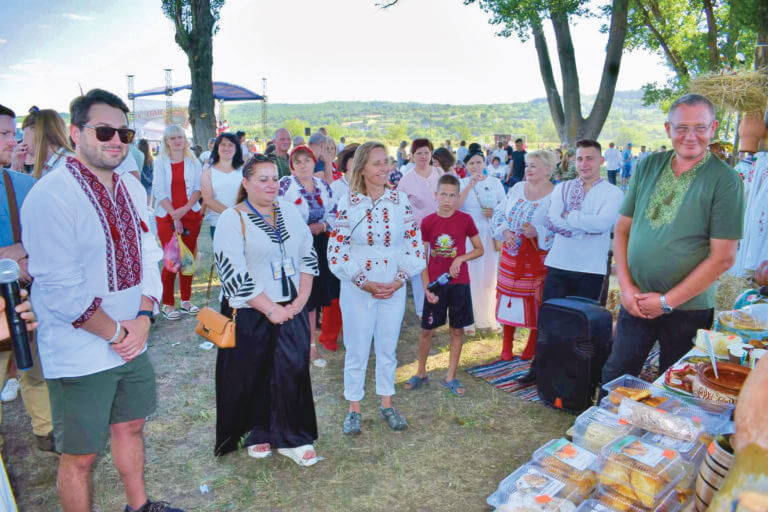 Selectboard member works to help Ukrainians